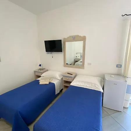 Tigrillo Nocleg ze śniadaniem 3*